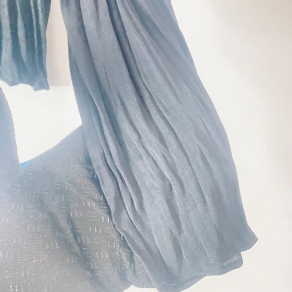 Vince Crinkled V-Neck Blouse – Black, Size L, Made in China - Picture 10 of 15